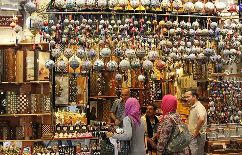 بازار چینی‌های چابهار؛ خرید اجناس وارداتی و متنوع